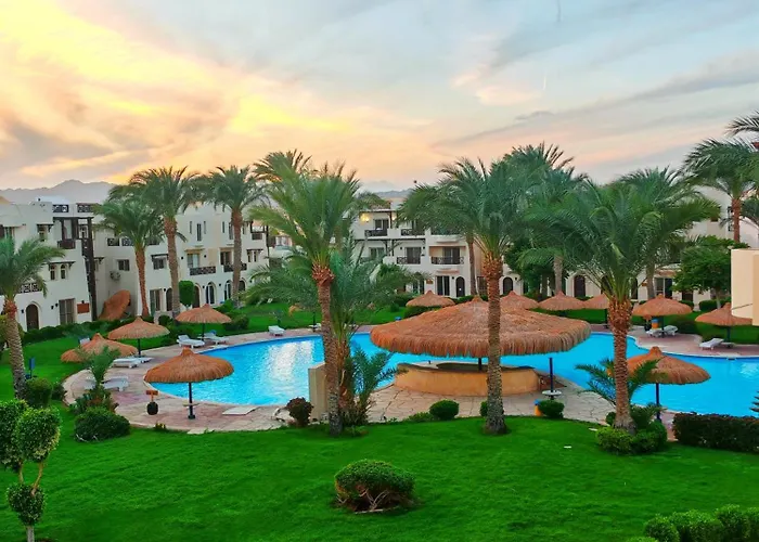 Luxury Poolside Retreat Elegant Within A Seafront Apartment *